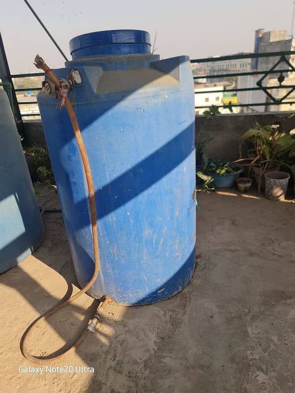 2 water tank good condition urgent sale 3