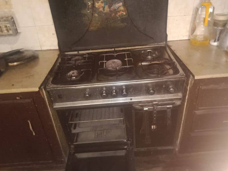 old cooking rang with and fryer 0