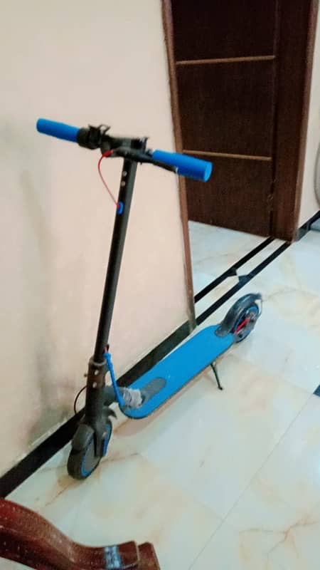 Kids scootie blue colour 1