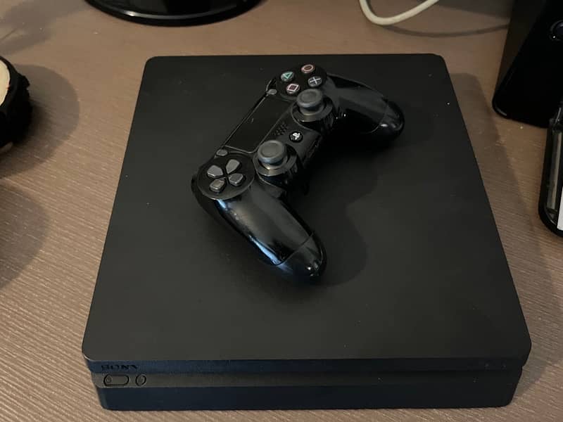 PS4 Slim 500GB 0