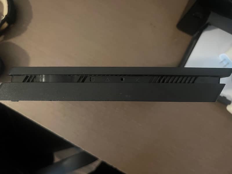 PS4 Slim 500GB 3