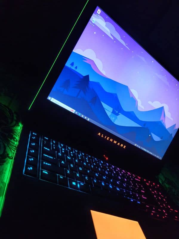 Dell Alienware 17 r4 0