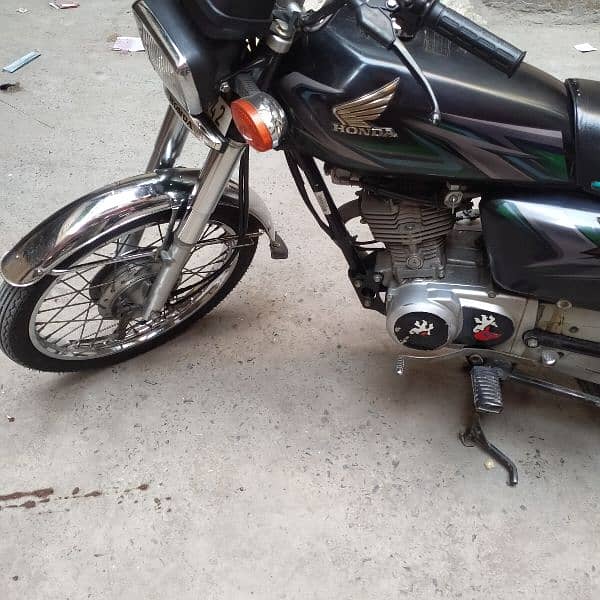 Honda cg 125 model 2023 first owner all ok koi Kam ni hony wala 1