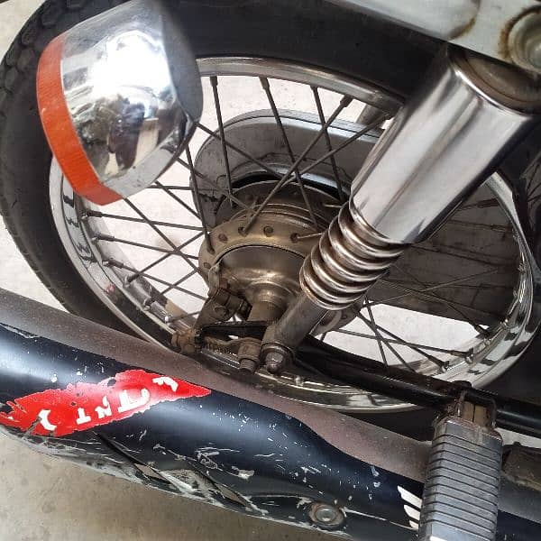 Honda cg 125 model 2023 first owner all ok koi Kam ni hony wala 5