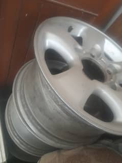 Land cruiser 2002 rims genuine for sale