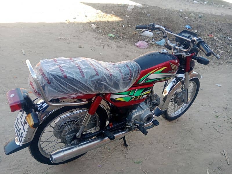 Honda CD 70 motorcycle for sale model 2022 03456561380//03057210160 7