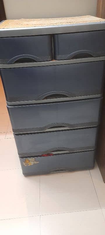 urgent sale my 6 drawers cabnet 0