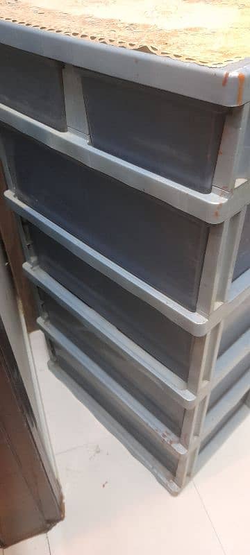 urgent sale my 6 drawers cabnet 2