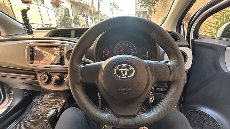 Toyota Vitz 2013 5