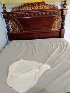 bed real wood good quality whith metrees