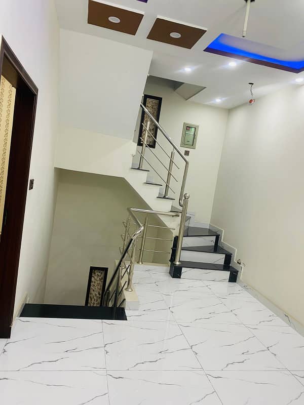 Spacious 5 Marla Beautiful House for Rent in Jade Block, Park View City Lahore 1