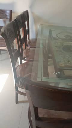 Dining table with 6 chaihr