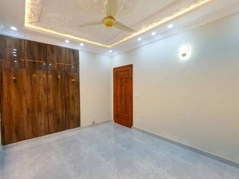 5 Marla Brand New Lavish House For Sale in Jade Ext Block Park View City Lahore 14