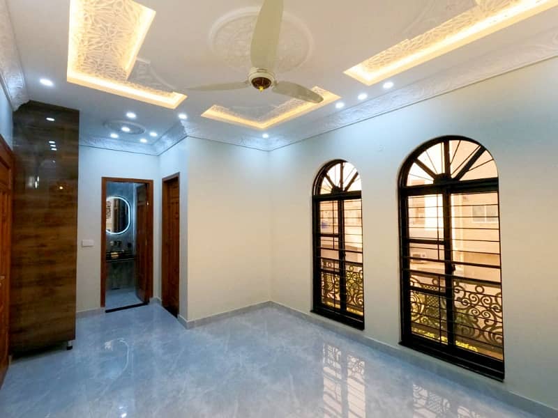 5 Marla Brand New Lavish House For Sale in Jade Ext Block Park View City Lahore 29