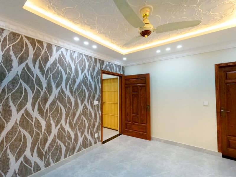 5 Marla Brand New Lavish House For Sale in Jade Ext Block Park View City Lahore 34