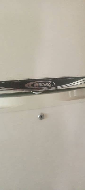 Waves Refrigerator with freezer 4