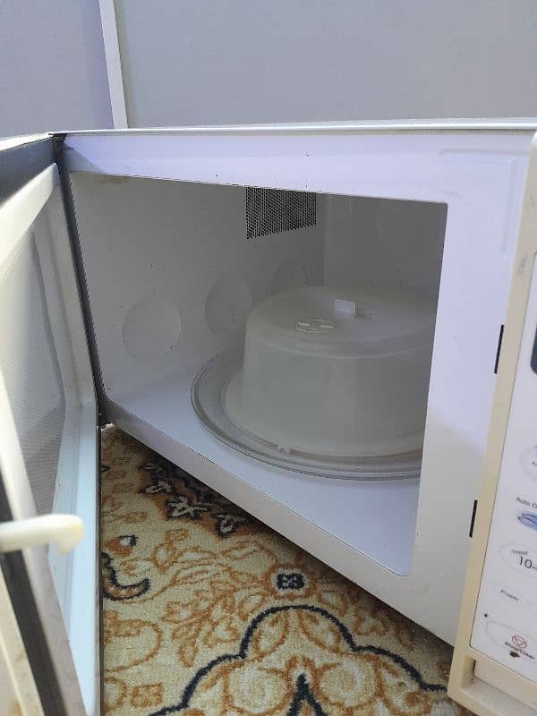 Large Size Dawlamce Microwave 3