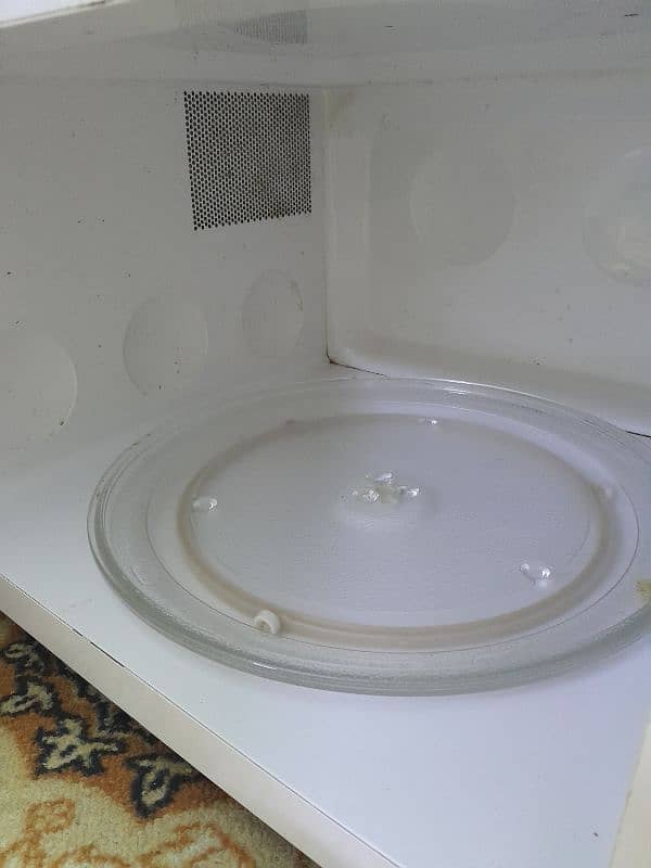 Large Size Dawlamce Microwave 4