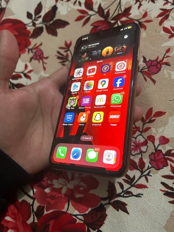 iphone xs max pta approved 64 gb 0