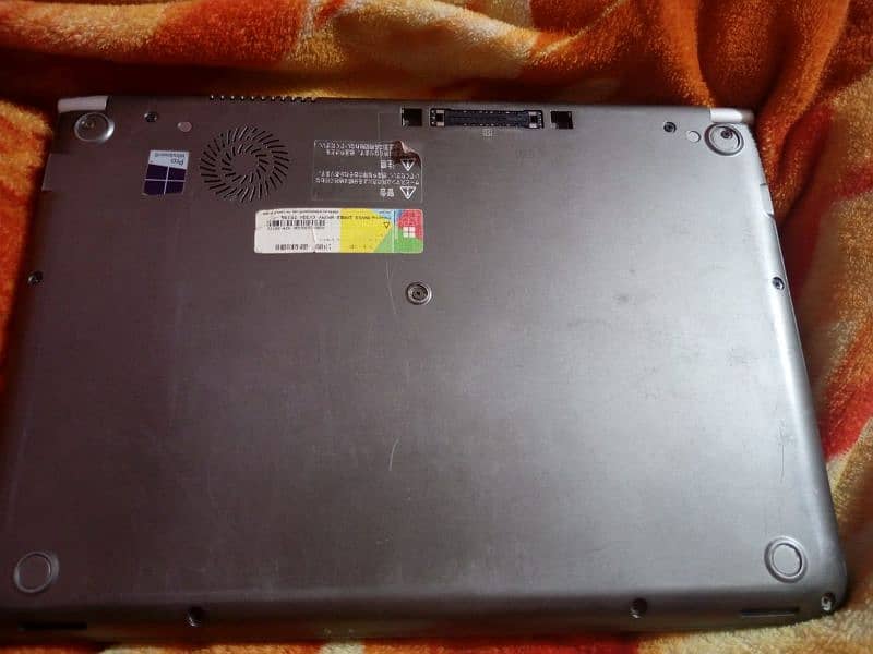 Toshiba Laptop 1