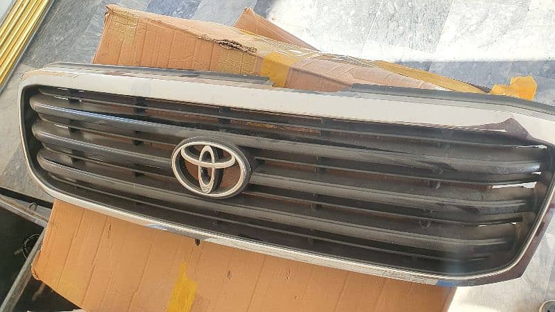 Toyota land cruiser 100 series original front grill 0