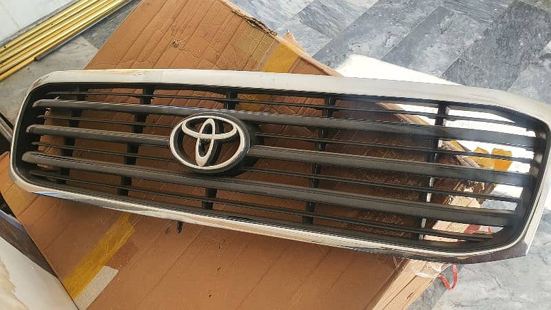 Toyota land cruiser 100 series original front grill 1