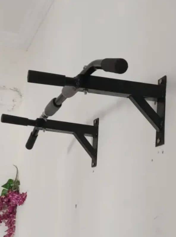 wall Mounted pull up Bar 3