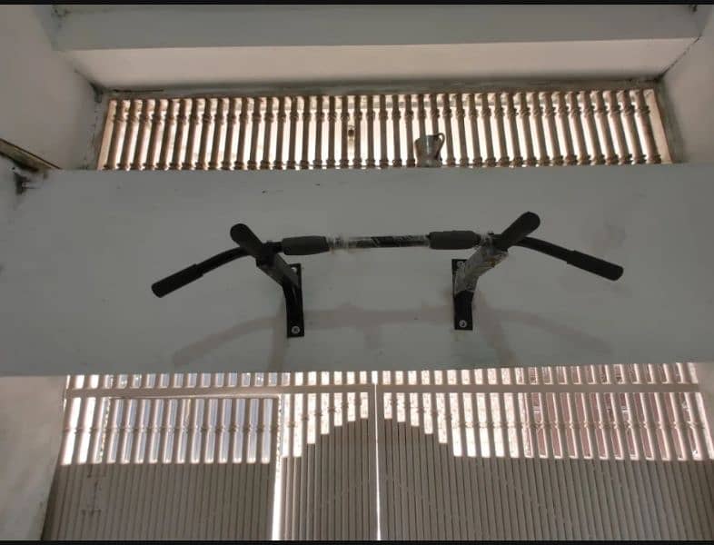 wall Mounted pull up Bar 4