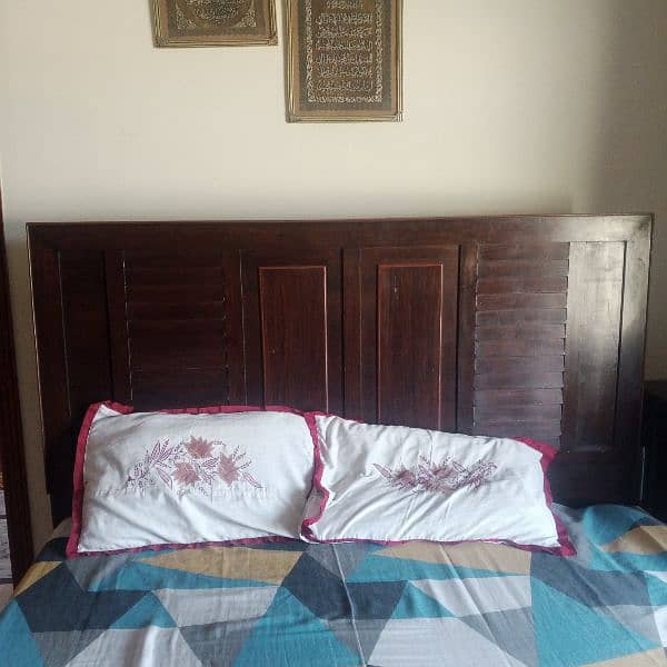 King size bed 1