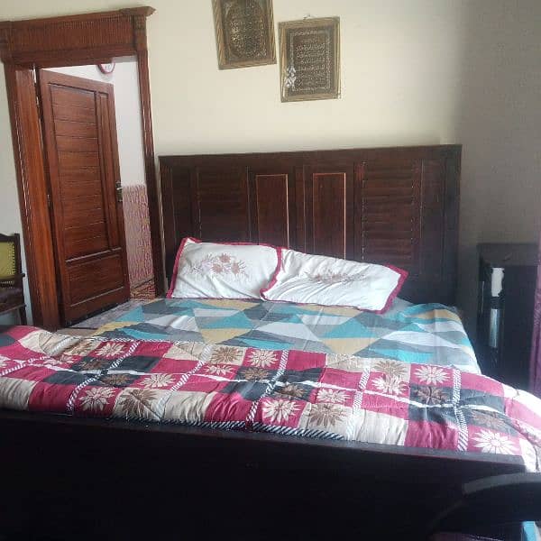 King size bed 2