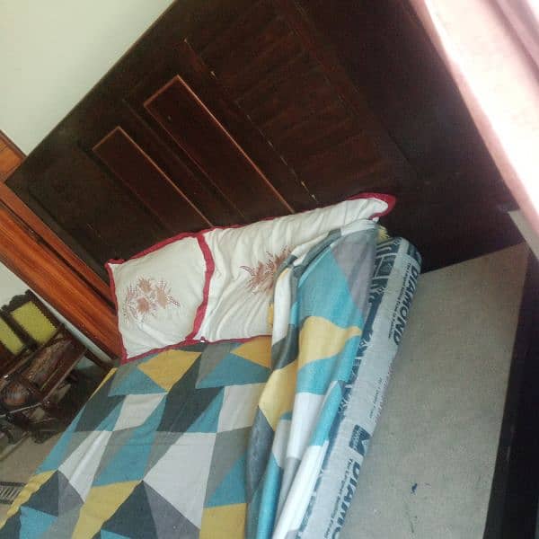 King size bed 3