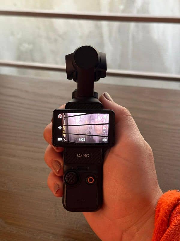 DJI OSMO POCKET 3 Creator COMBO 4