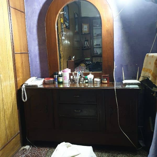 Dressing table 3