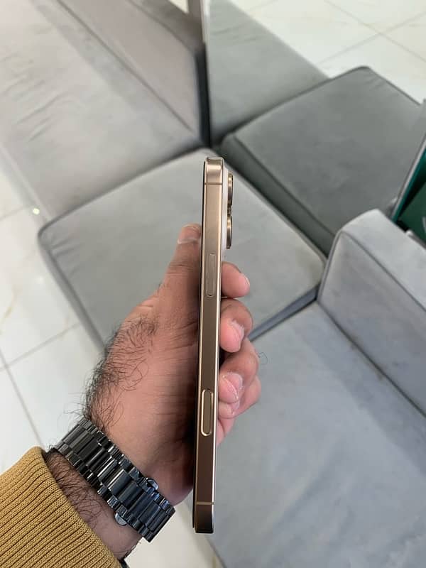 iphone 16 pro max desert titanium 256gb 3