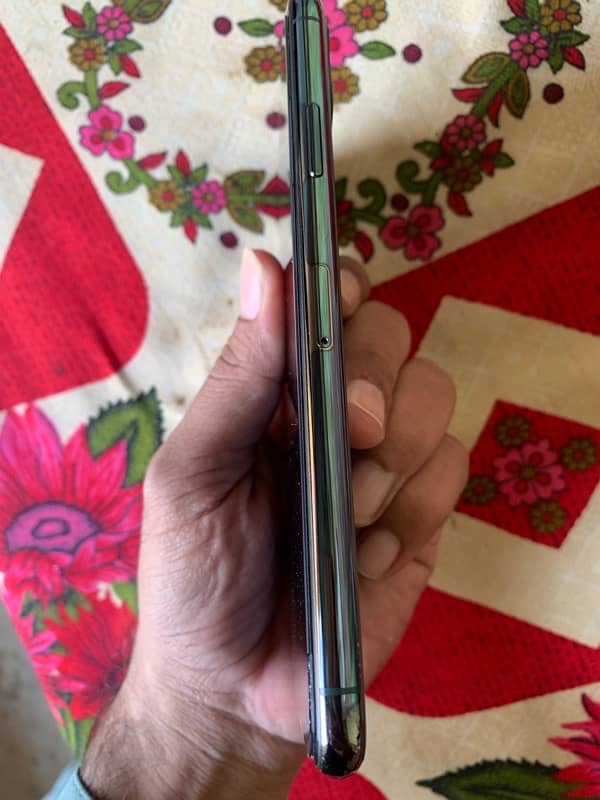 iphone 11 pro max non PTA 64GB 5