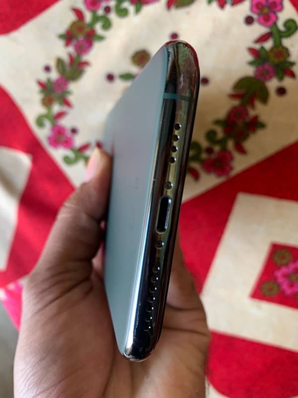 iphone 11 pro max non PTA 64GB 7