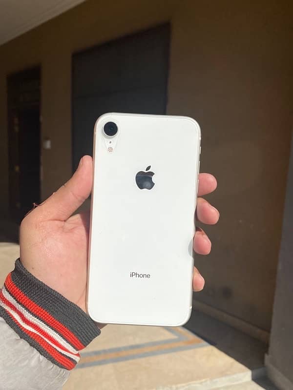 IPhone Xr 4