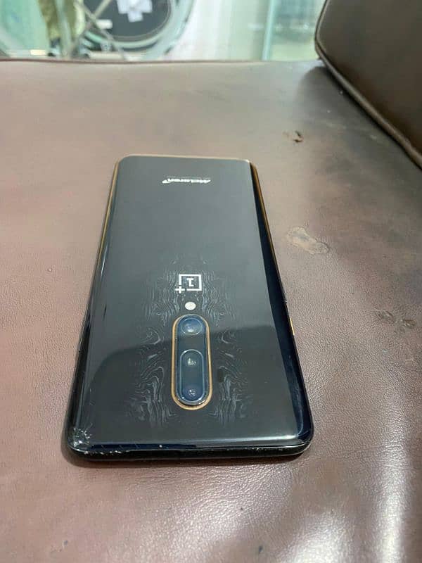 oneplus 7 pro McLaren 12 rim 256 GB no scratch 1