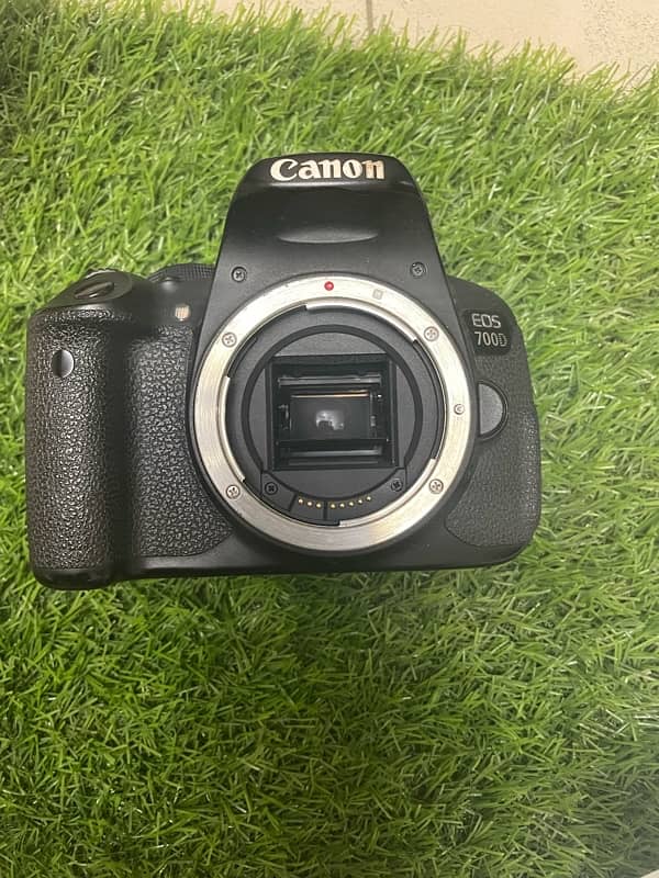 canon 700D eos DSLR 1