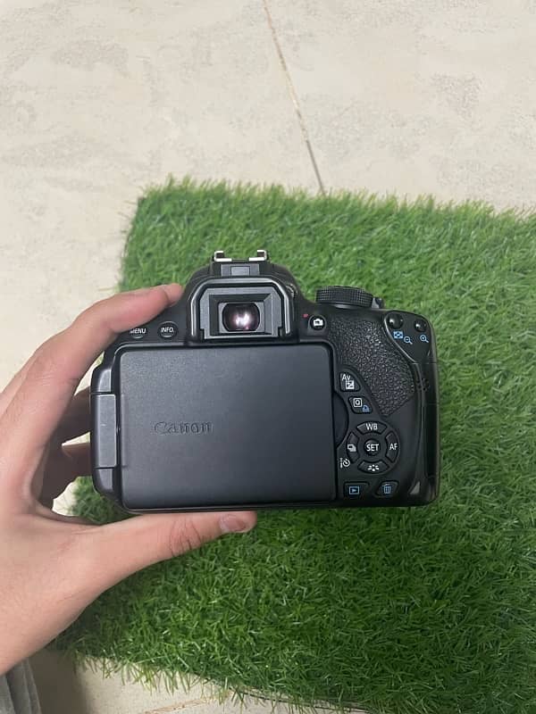 canon 700D eos DSLR 6