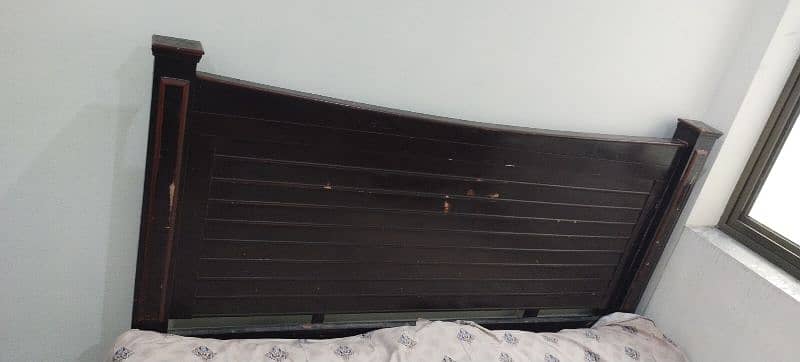 Double bed with Mattress in good condition 2