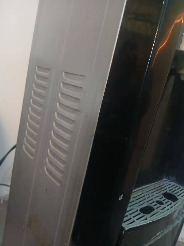 water Dispenser good condition 3