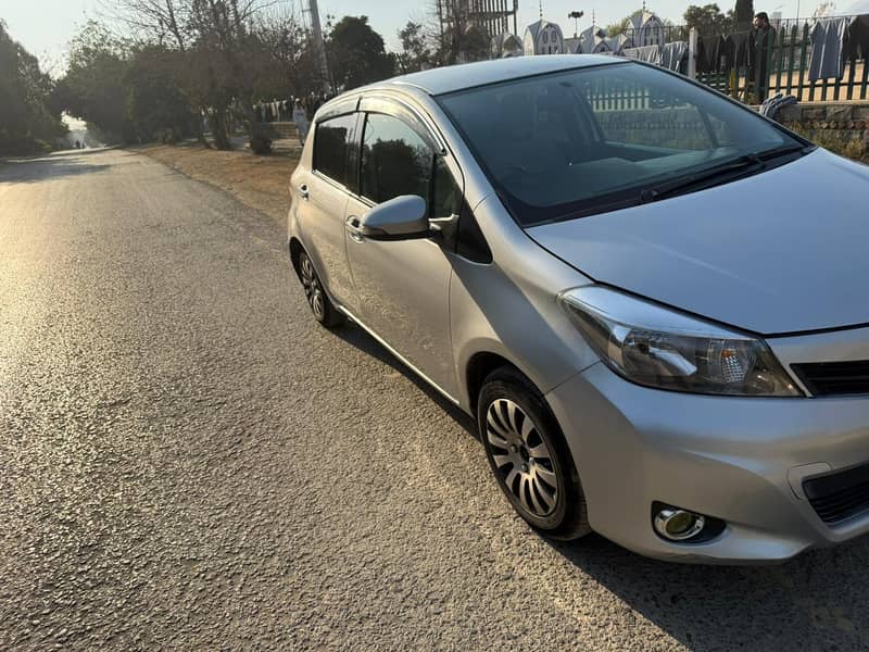 Toyota Vitz 2011/2013 0