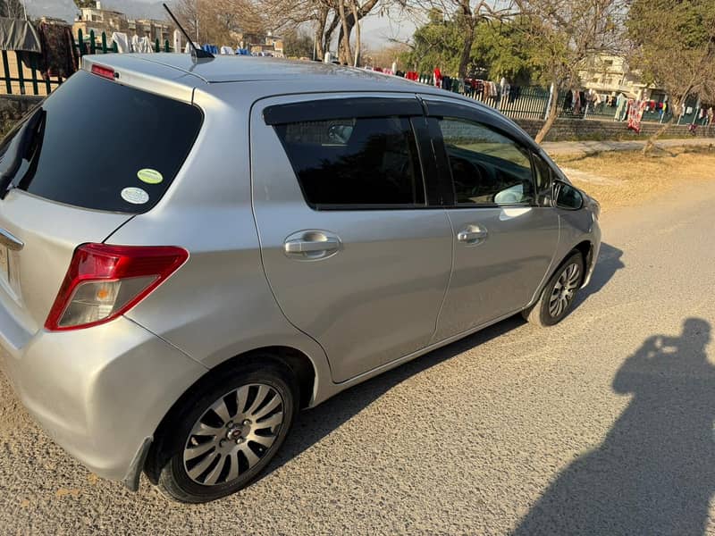 Toyota Vitz 2011/2013 9