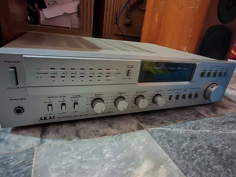 akai AA~R31L stereo amplifier 0