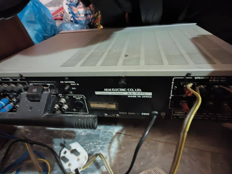 akai AA~R31L stereo amplifier 4