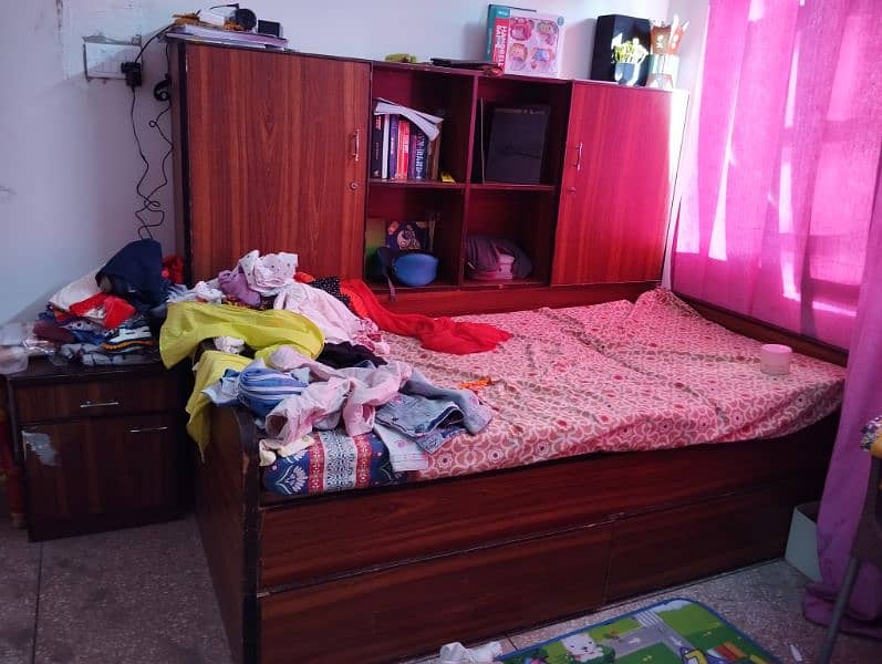 Single bed with mattress, shelves and side table 0