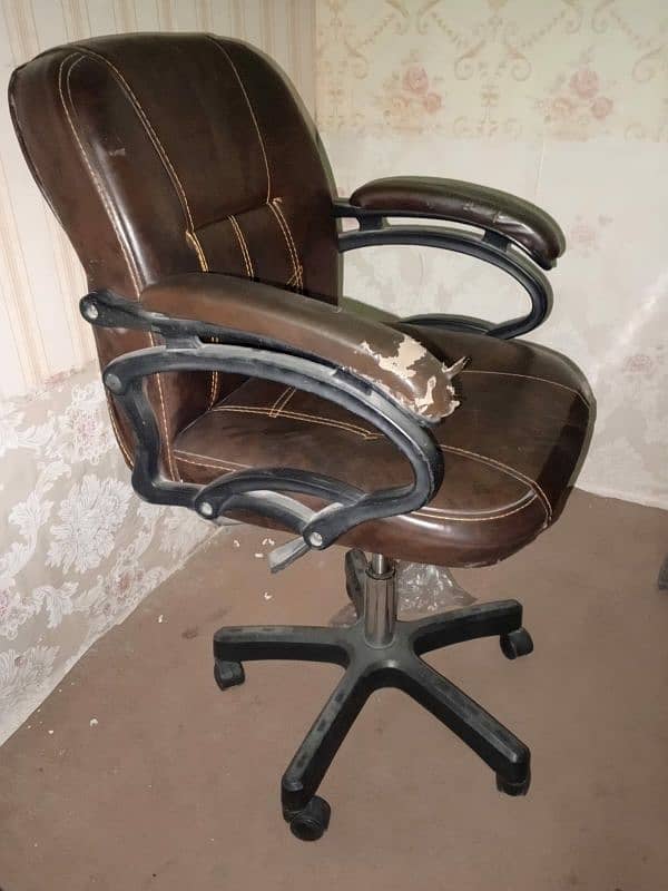 Executive office table and chair for sale 7