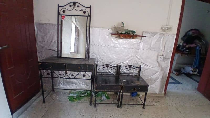 Iron bed set 1