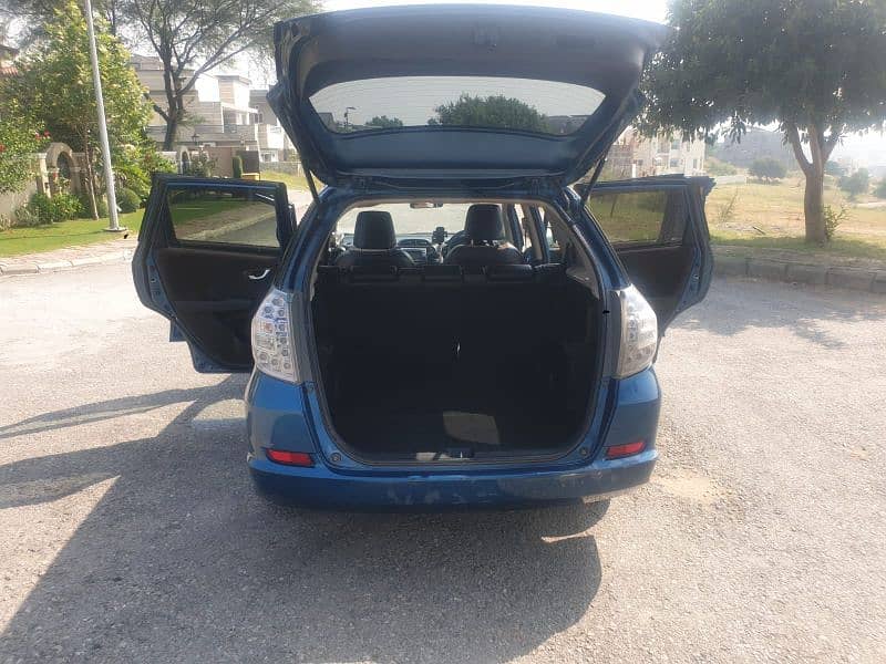 Honda Shuttle Fit 2012 12